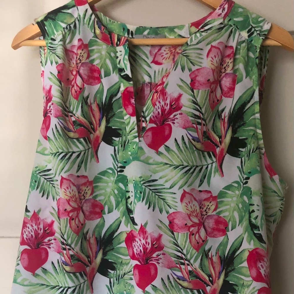 HAWAIIAN PRINT SLEEVELESS TOP